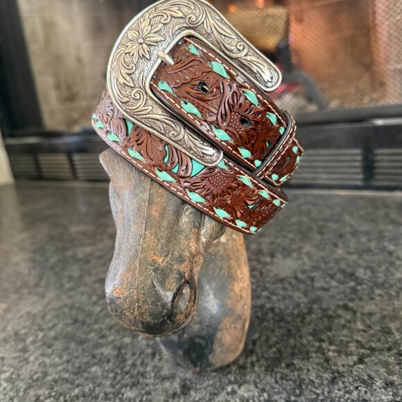 Woman's Western Belt with tooled Leather and Turquoise inlay Size 30 - Picture 15 of 17